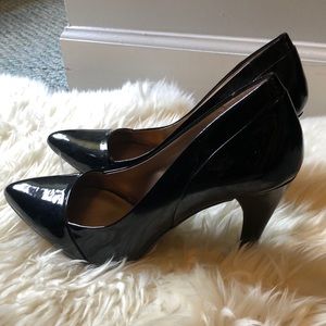 BEAUTIFUL JESSICA SIMPSON PATENT LEATHER HEELS
